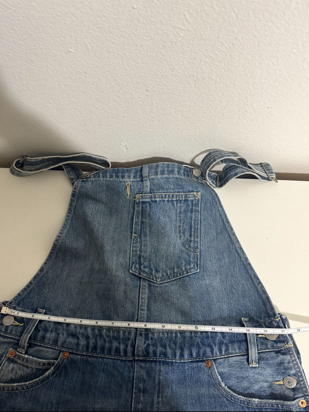 Levi's Women's Distressed Denim Overalls Size Medium - Picture 8 of 10